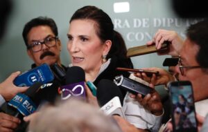 Kenia López Rabadán promete reglas claras en el debate electoral