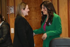 Kenia López abre puerta a Parlamento Abierto electoral