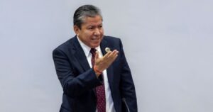 David Monreal repunta con fuerza y alcanza 55.2% de aprobación en Zacatecas