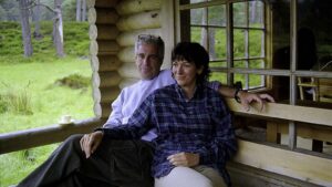 «Hablaré si me perdonan»: El ultimátum de la cómplice de Epstein a Donald Trump