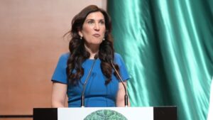 Kenia López Rabadán pide leyes y presupuesto efectivos