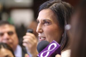 Kenia López Rabadán explica transición legislativa y crisis de derechos humanos