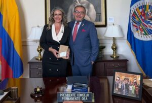 Paulina Rubio fortalece diálogo democrático con América Latina