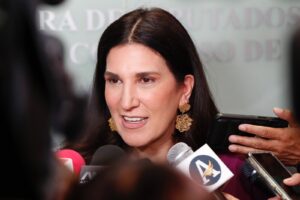 Kenia López Rabadán acusa “pacto con el narco” y exige frenar la impunidad en México