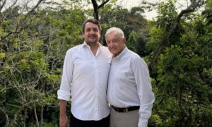 López Beltrán inicia campaña en Tabasco tras dejar organización de Morena