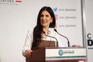 Kenia López defiende pluralidad de colectivo 50 más 1 ante mañanera
