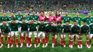 Quiénes son los futbolistas de México que negocian su pase a Europa
