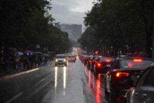 Tráfico y lluvias en CDMX ralentizan la movilidad este viernes
