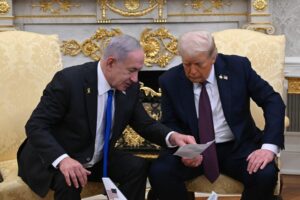 Donald Trump confirma insulto a Netanyahu pero mantiene negociaciones petroleras
