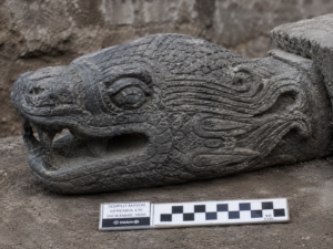 Cuantifican presencia de relieves de Xiuhcóatl en el Templo Mayor