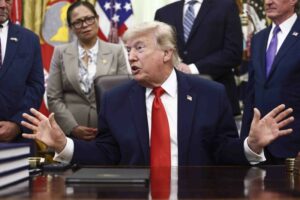 Trump busca que Elon Musk done acciones de SpaceX a cuentas infantiles