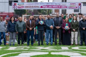 Entrega Ricardo Moreno rehabilitación integral del Parque Laura Méndez de Cuenca