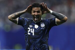 Argentina remonta ante Inglaterra y clasifica a la final del Mundial