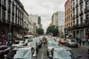 Colapso vial y parálisis parcial en líneas del Metro CDMX