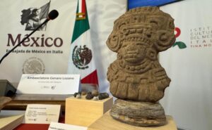 Italia restituye 27 piezas arqueológicas y fósiles a México