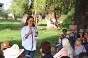 Vero Díaz coloca bienestar como eje de defensa política