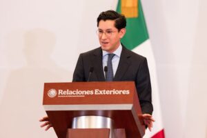 Roberto Velasco rechaza señalamientos de censura en México