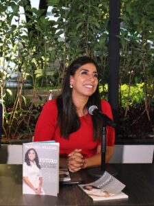 Marybel Villegas invita a jóvenes a construir el futuro de Quintana Roo