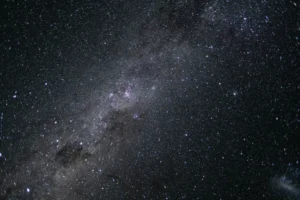 Descubren la estrella más rápida de la Vía Láctea: viaja al 8% de la velocidad de la luz