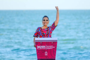 LA 4T DE QUINTANA ROO VIAJA EN PRIMERA CLASE … MIENTRAS LA ENTIDAD SUFRE POBREZA, DEBILIDAD TURÍSTICA Y SARGAZO