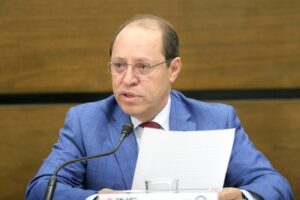 Marco Antonio Baños acusa al INE de frenar avance de SOMOS rumbo a 2027