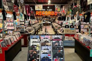 La Glorieta de Insurgentes se llena de vinilos: habrá feria gratis con discos, DJ sets y talleres
