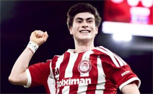 ¡Debut soñado! ‘Hormiga’ González marca doblete en su primer partido como titular con Olympiacos