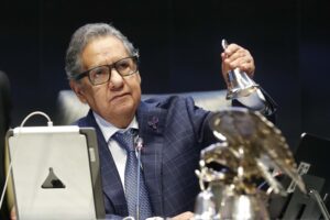 Higinio Martínez pide unidad para defender a mexicanos en el exterior