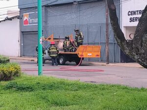 Evacua Protección Civil a 200 personas de colegio por fuga en tanque de gas